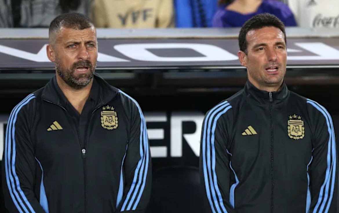 لیونل اسکالونی / والتر ساموئل / سرمربی تیم ملی آرژانتین