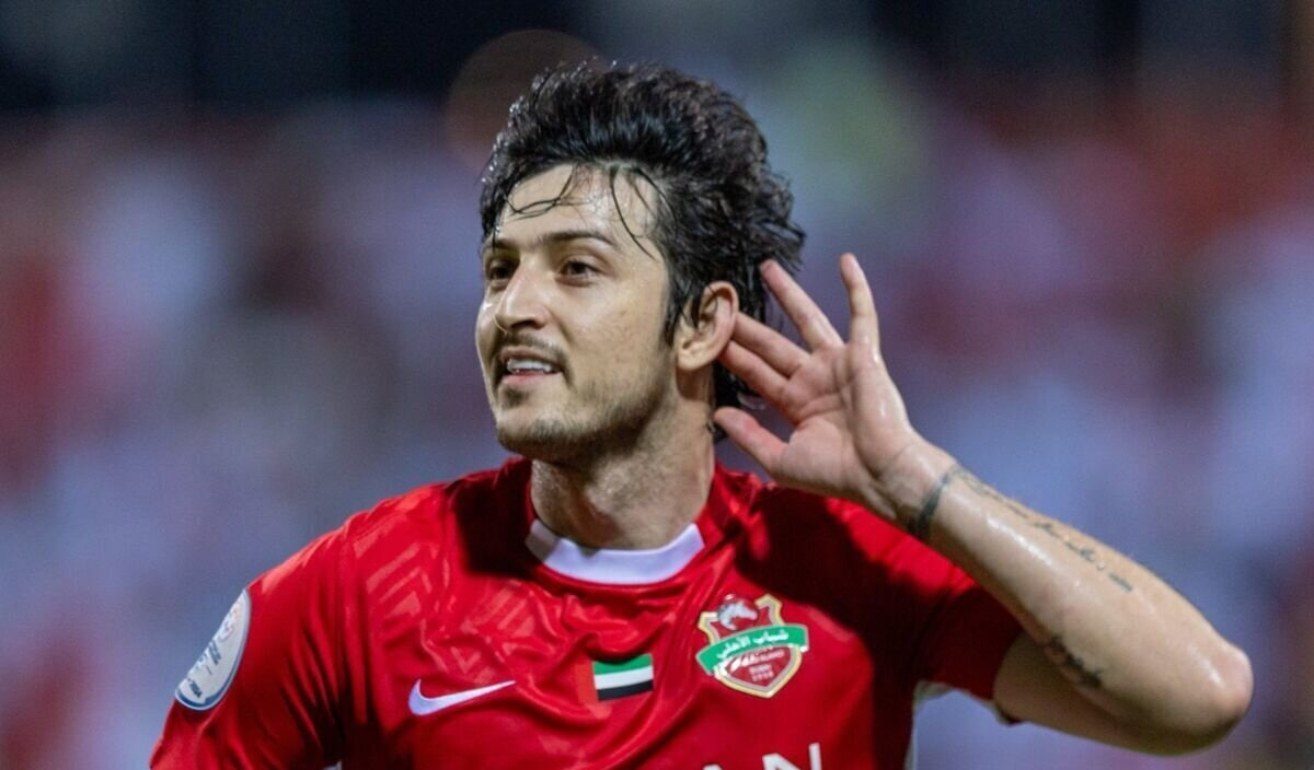 سردار آزمون بازیکن شباب الاهلی امارات