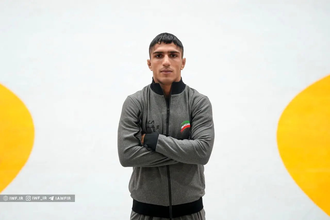 علی مومنی کشتی