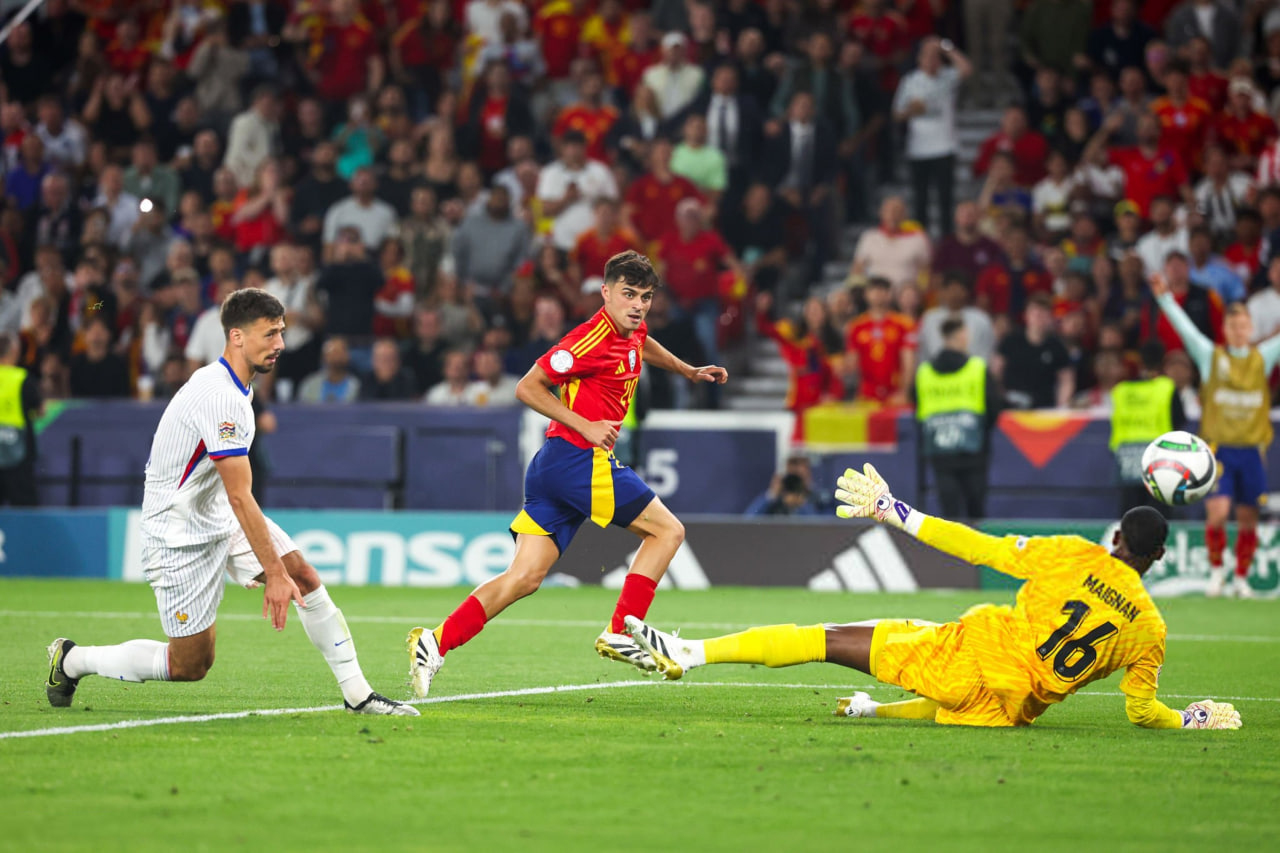 پدری - گل سوم اسپانیا به فرانسه 