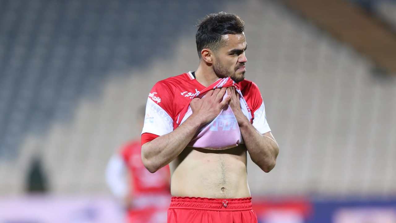 اورونوف- بازیکن پرسپولیس