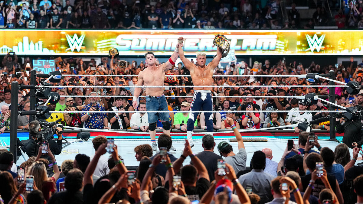 جان سینا و کودی رودز، ستارگان کشتی کج و WWE در سامراسلم
