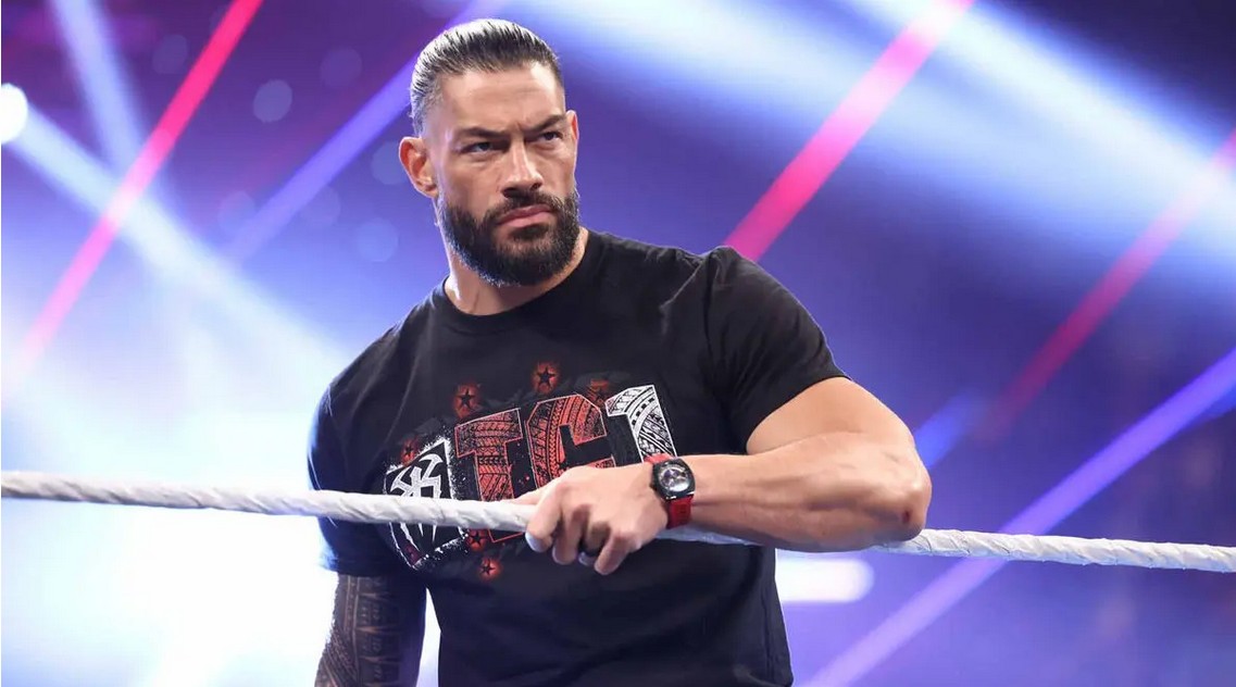 رومن رینز، ستاره کشتی کج و WWE در شوی راو