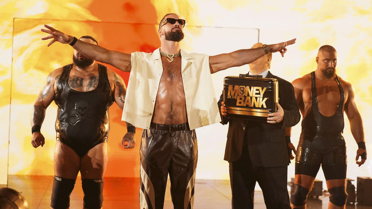 برانسون رید، ست رولینز و بران بریکر به همراه پال هیمن در شوی کشتی کج راو از wwe
