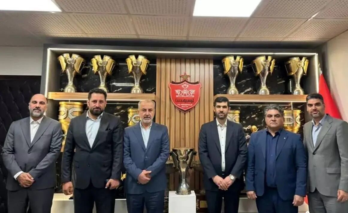 عکس از هیئت مدیره پرسپولیس و کنسرسیوم بانکی