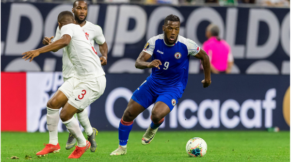 عکس از داکنز نازون مهاجم اهل هائیتی کایسری اسپور