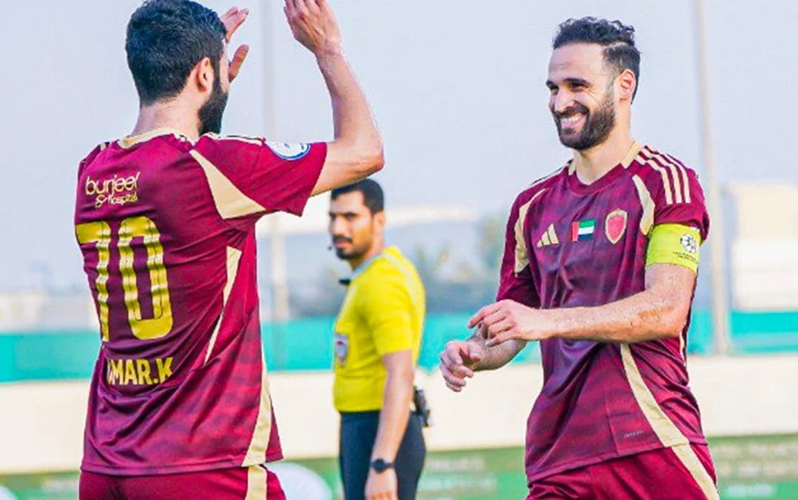 عکس از احمد نوراللهی و عمر خریبین بازیکنان الوحده امارات