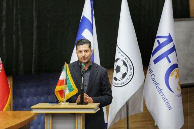عکس از دانیال مرادی رییس دپارتمان داوری فدراسیون فوتبال 