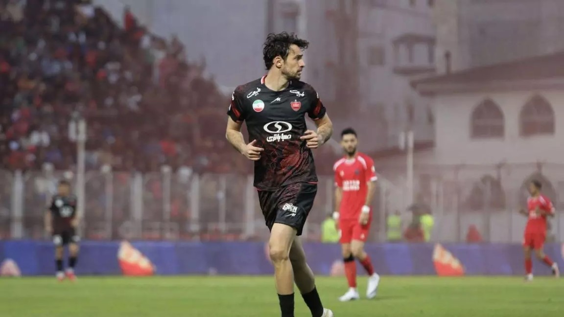 عکس از گئورگی گولسیانی مدافع گرجستانی در لباس مشکی پرسپولیس