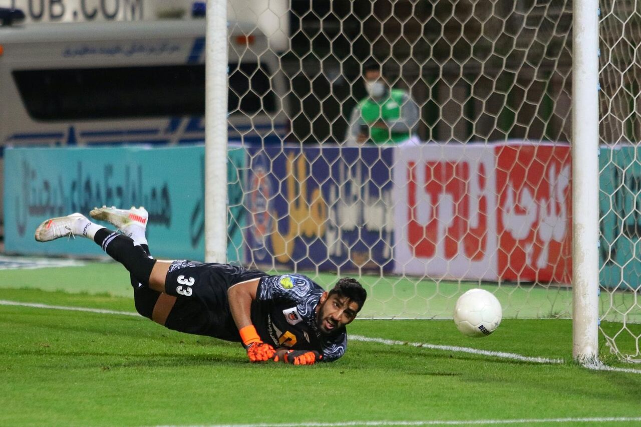 عکس از حبیب فرعباسی دروازه بان جدید استقلال