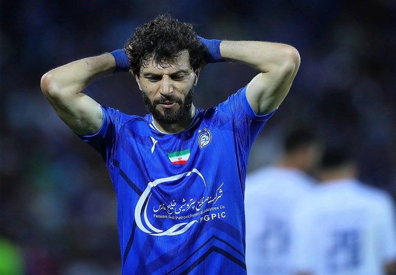 عکس از جلال الدین ماشاریپوف وینگر ازبکستانی استقلال