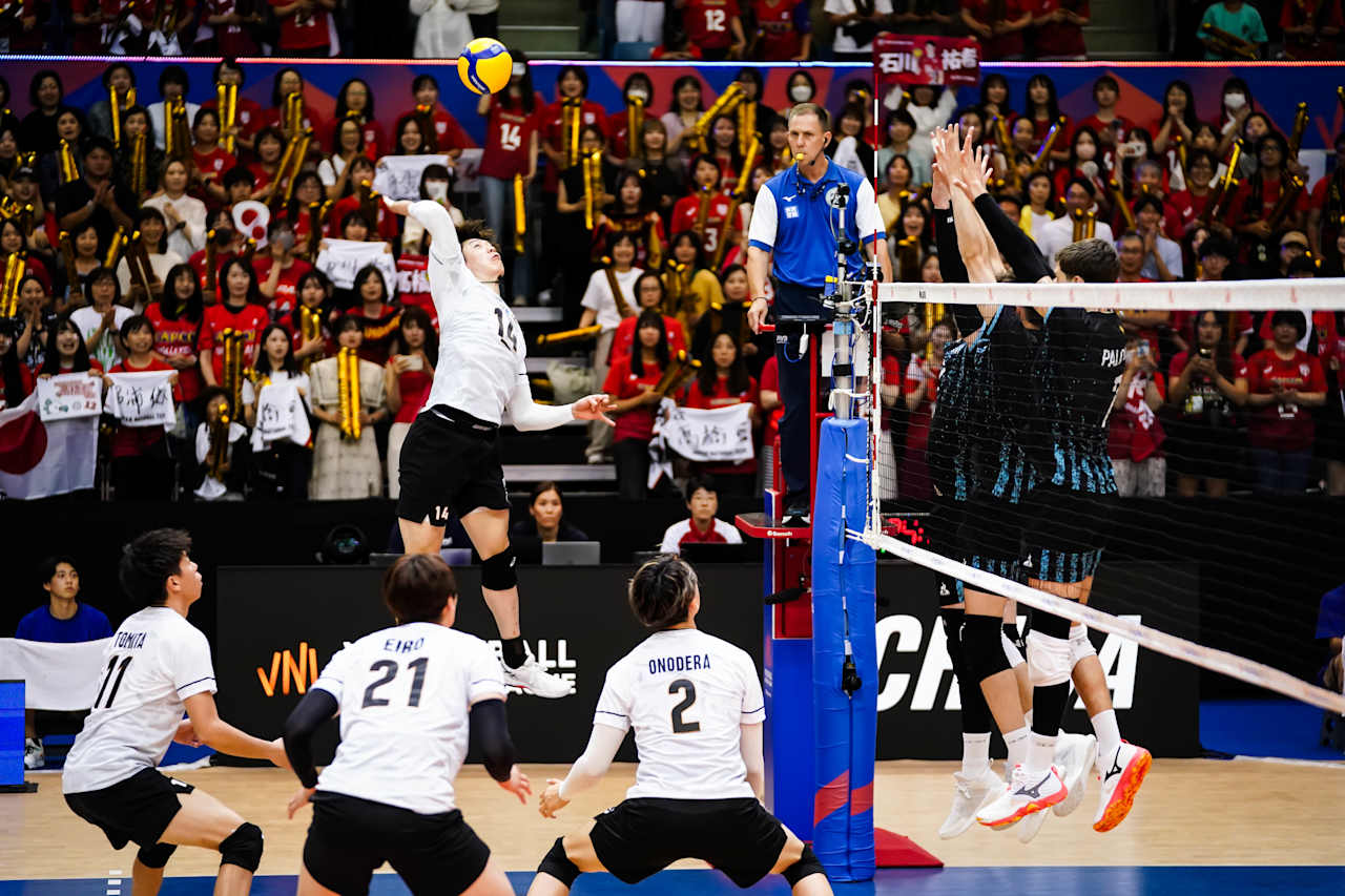 عکس از بازی تیم ملی والیبال ژاپن و آرژانتین در لیگ ملت‌ های والیبال ۲۰۲۵