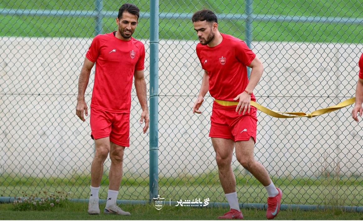 عکس از اوستون اورونوف در تمرینات پرسپولیس