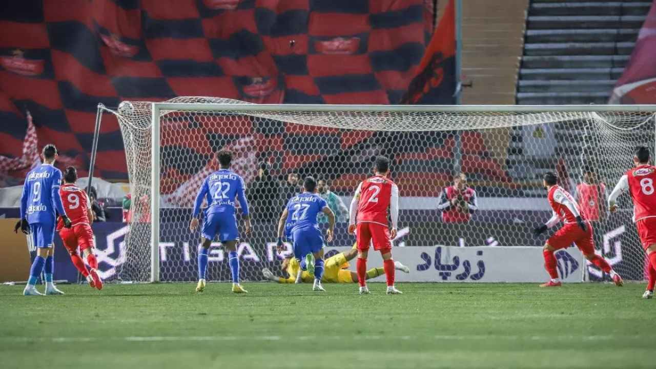 عکس از دربی ۱۰۵ تهران لیگ برتر اسفند ۱۴۰۳