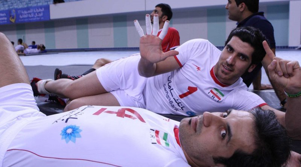 عکس از شهرام محمودی و سعید معروف بازیکنان سابق تیم ملی والیبال ایران