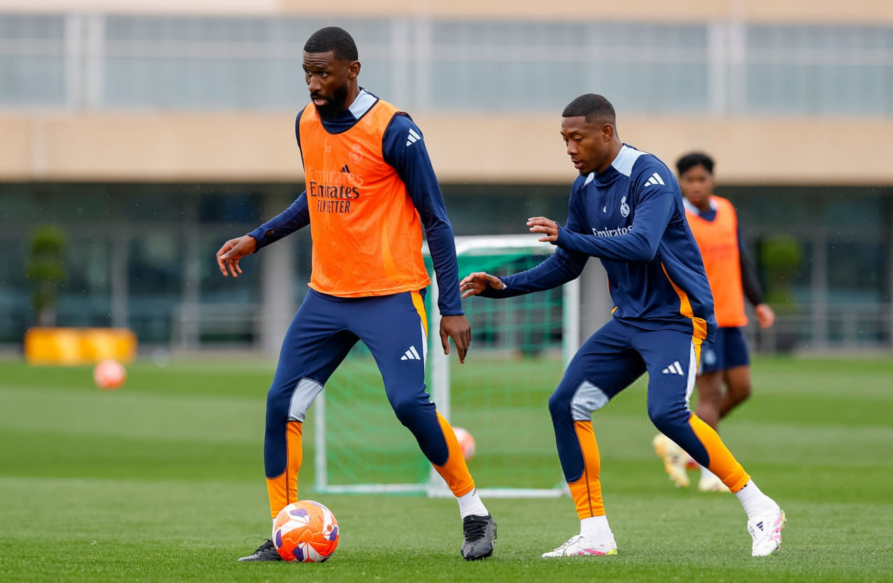 آنتونیو رودیگر مدافع آلمانی و داوید آلابا مدافع اتریشی در تمرینات - رئال مادرید