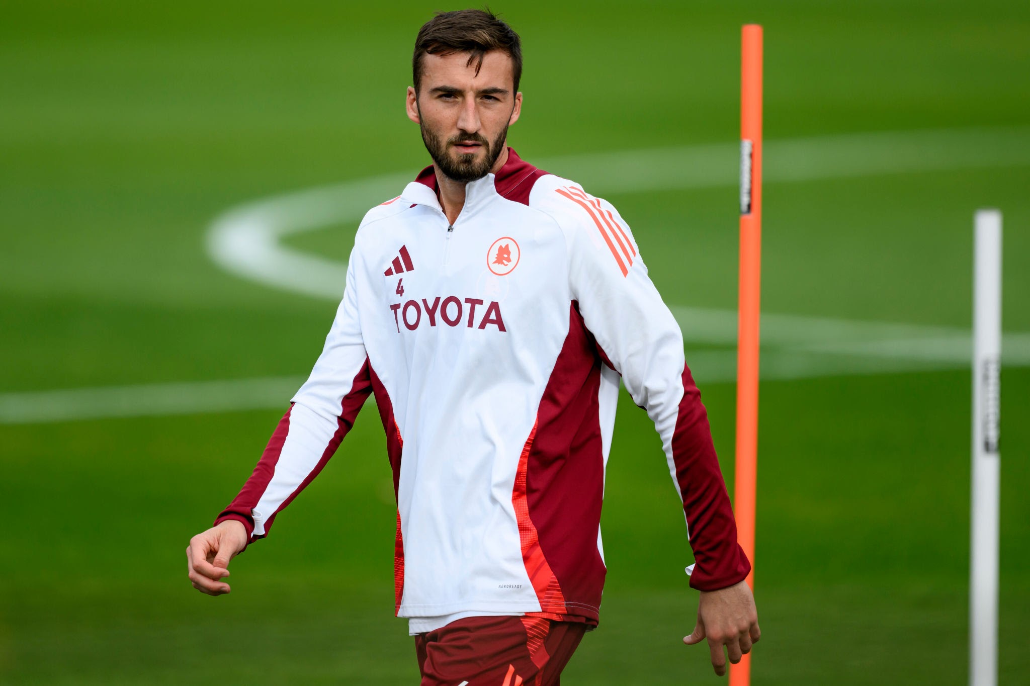 برایان کریستانته هافبک ایتالیایی در زمین - آاس رم