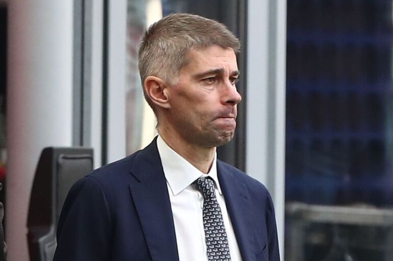 ریکی ماسارا مدیر ورزشی ایتالیایی در کنار زمین - آاس رم 