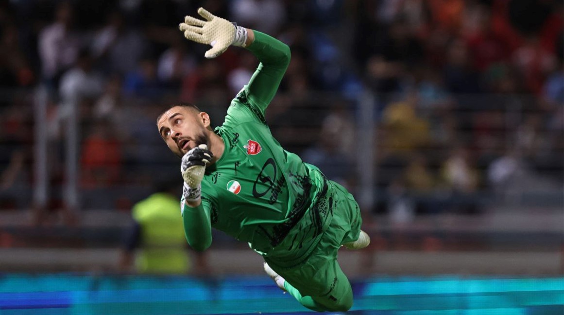 الکسیس گندوز دروازه بان پرسپولیس و تیم ملی الجزایر - لیگ برتر ایران - جام جهانی