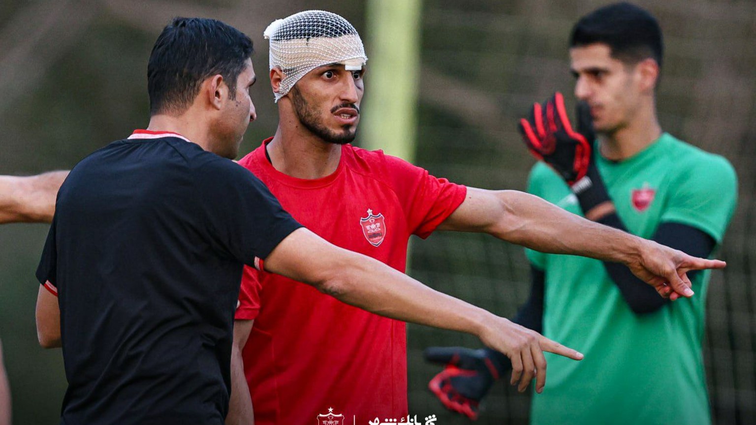 علی علیپور مهاجم پرسپولیس - وحید هاشمیان سرمربی پرسپولیست تهران - لیگ برتر ایران