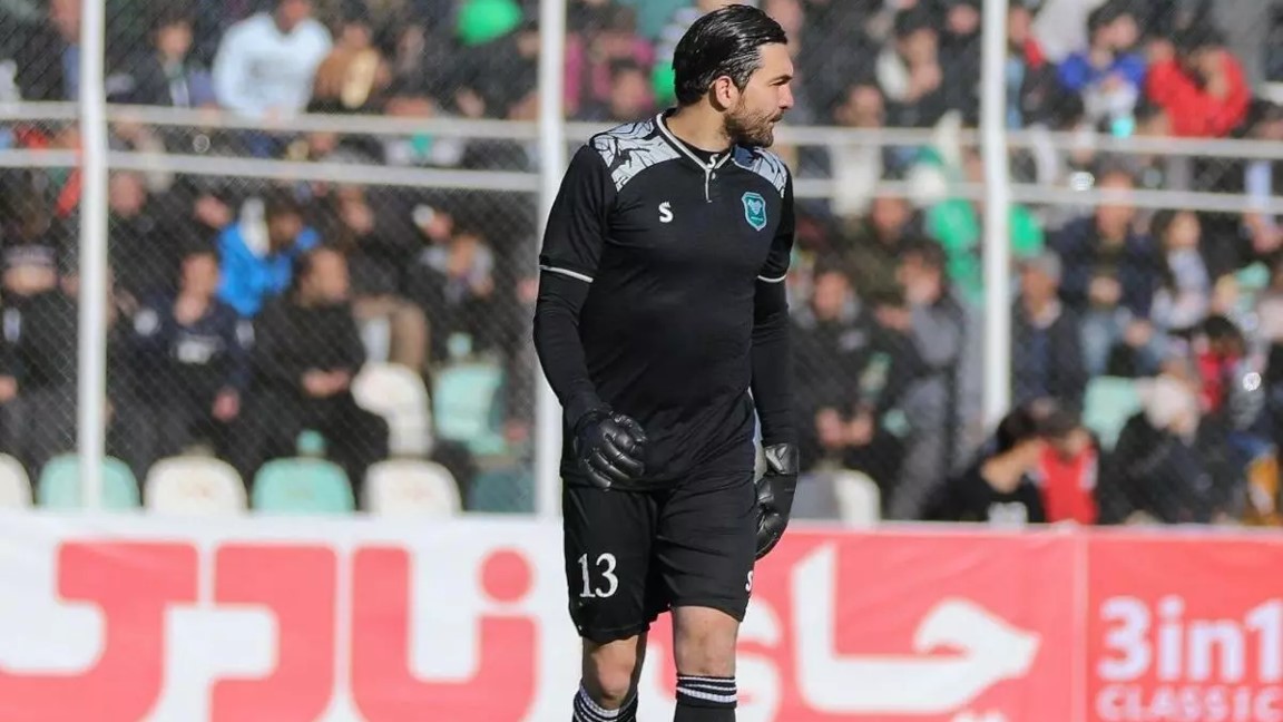 علیرضا حقیقی دروازه بان اسبق پرسپولیس، نساجی و هوادار تهران - دروازه بان فصل گذشته خیبر خرم آباد - دروازه بان تیم ملی ایران در جام جهانی 2014 - لیگ برتر ایران