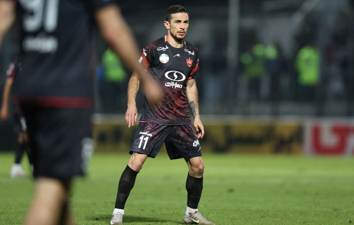 فرشاد احمدزاده هافبک پرسپولیس و هافبک سابق تراکتور - لیگ برتر ایران