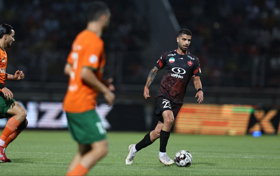 میلاد سرلک هافبک پرسپولیس تهران و سابق تیم ملی ایران - لیگ برتر ایران