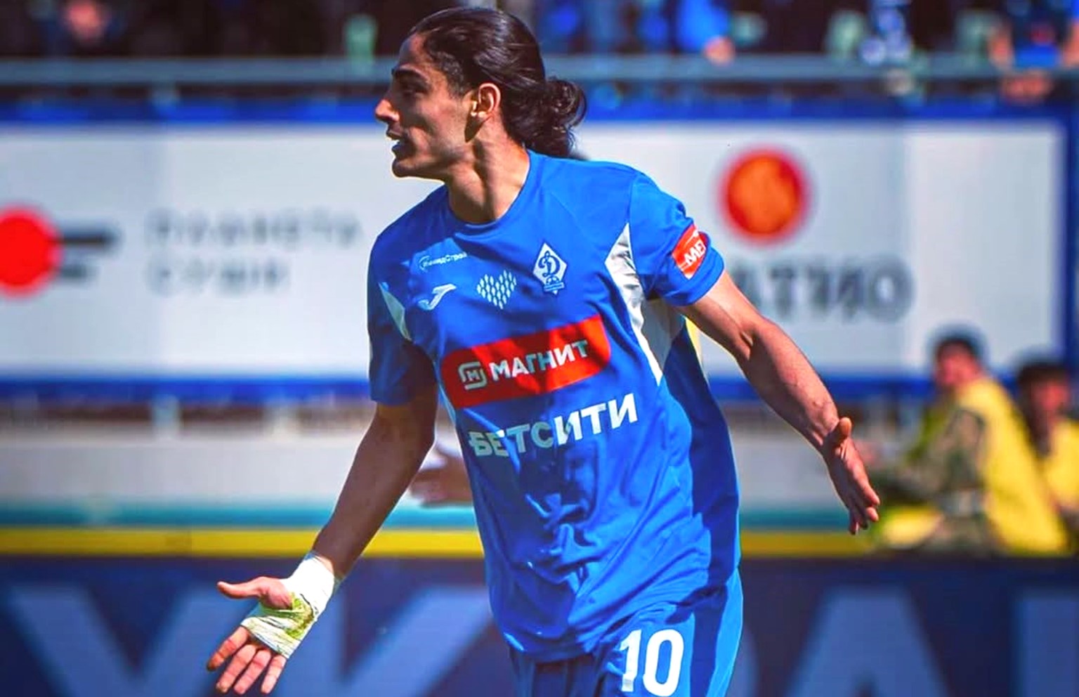 محمدجواد حسین نژاد - هافبک دینامو ماخاچ قلعه و تیم ملی ایران - لیگ برتر ایران 