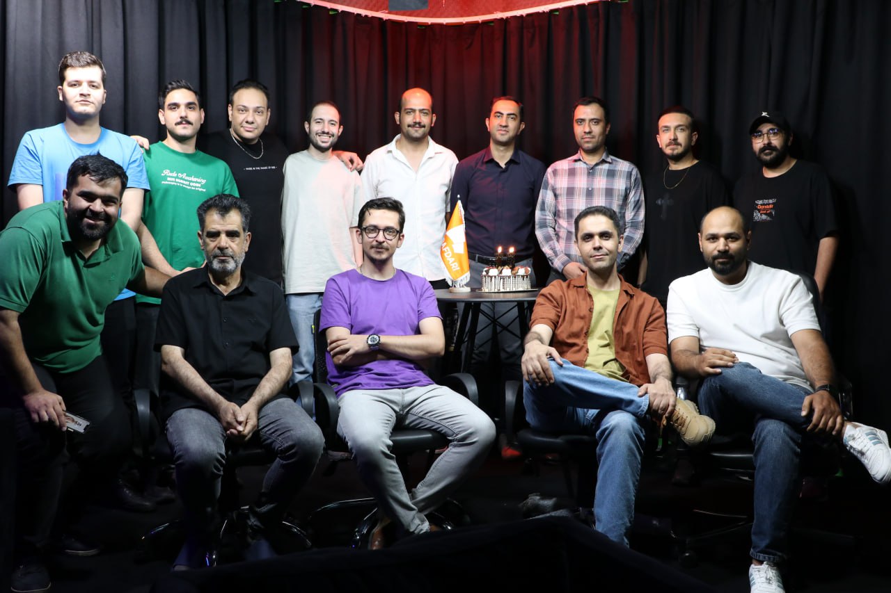 مدیران و کارکنان طرفداری