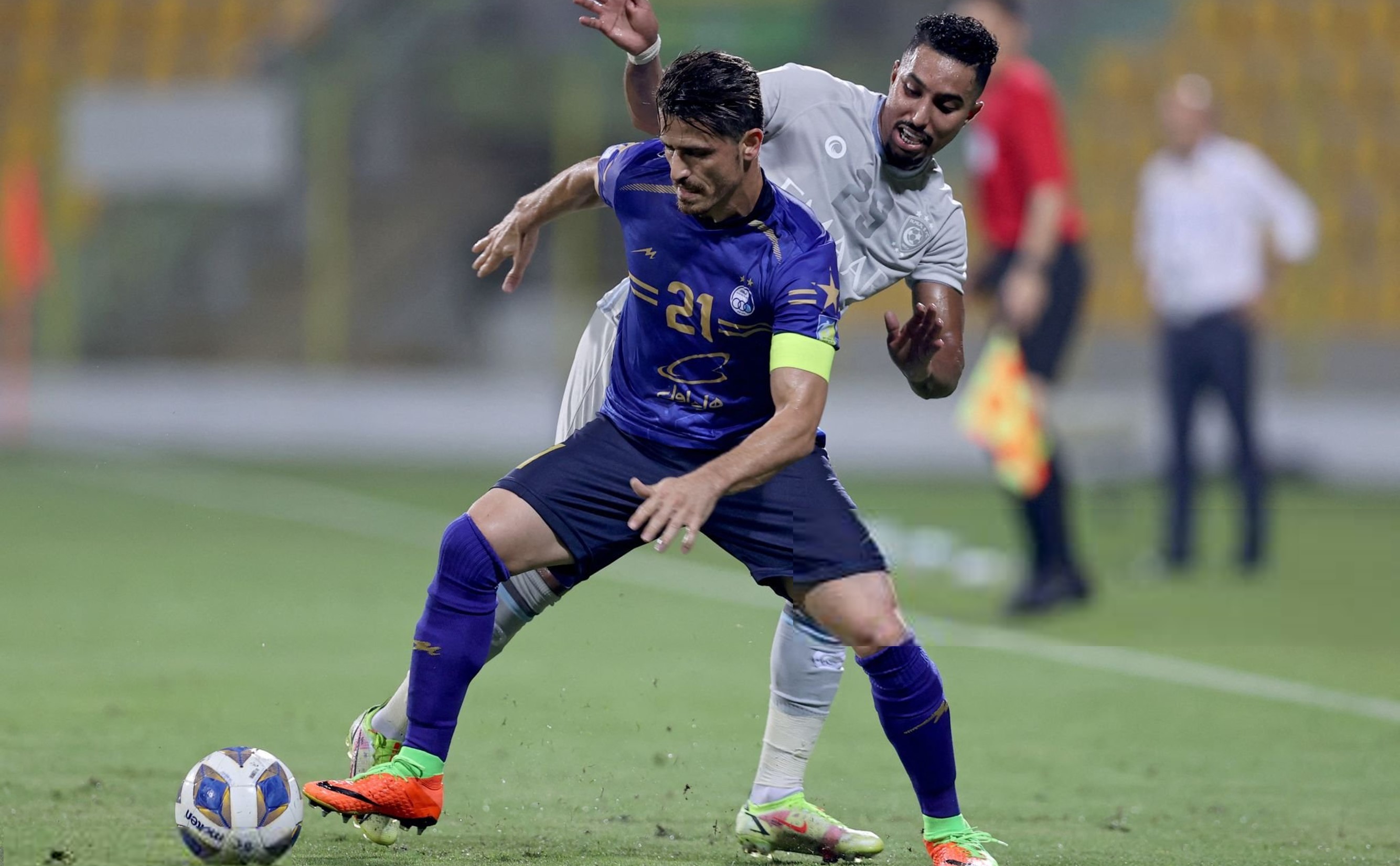 وریا غفوری دفاع راست سابق استقلال و تیم ملی ایران و سالم الدوساری وینگر چپ تیم ملی عربستان و الهلال عربستان