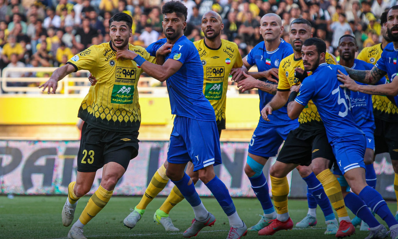 رامین رضاییان بازیکن استقلال تهران - کاوه رضایی و محمدمهدی محبی بازیکنان سپاهان اصفهان همگی بازیکنان امیرهوشنگ سعادتی - لیگ ببرترایران